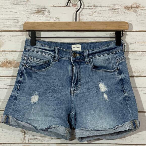 sneak peek mid-rise stretch cuffed denim shorts - blue - 3/W26 - Picture 11 of 12